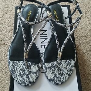 NWT women's thong sandals by nine west